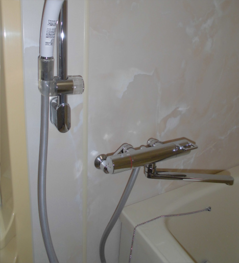 シャワーと浴室サーモ水栓の取替